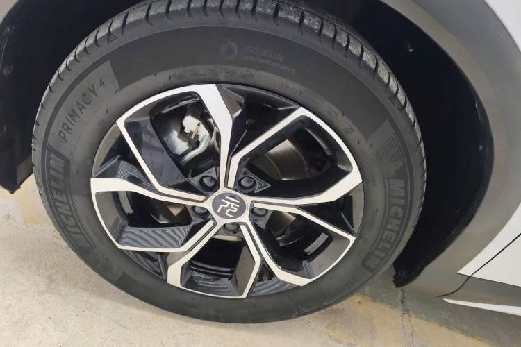 Used BYD Yuan PLUS 2022 430 km Luxury Version Left Front Wheel Hub