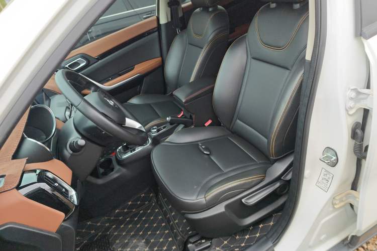 Used Dongfeng Aeolus AX4 2018 1.6L DCT Trendy & Stylish Model with Sunroof
