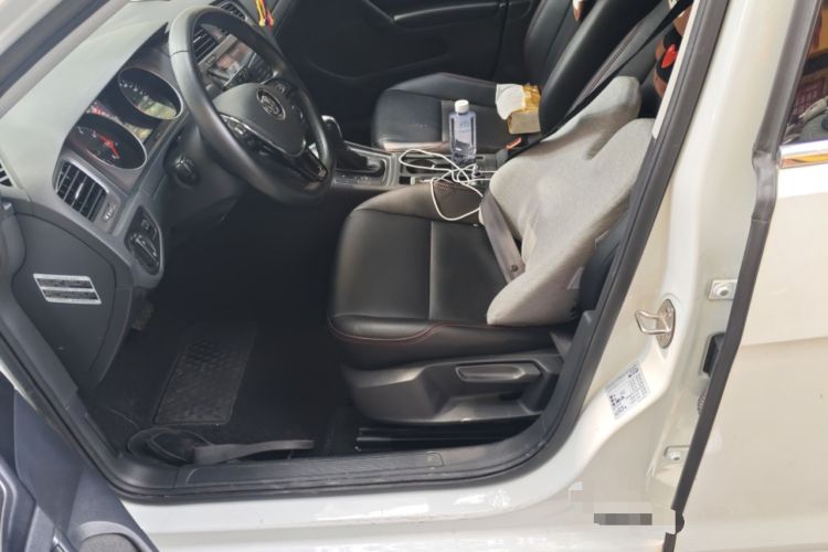 Used Volkswagen Golf 2016 1.6L Automatic Fashion Model Left Front Seat