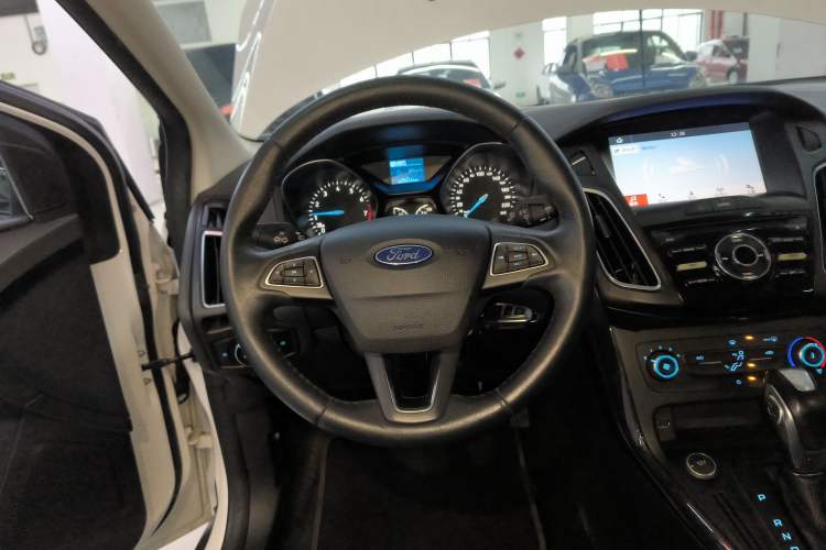 Used Ford Focus 2018 Sedan Classic 1.6L Automatic Trendy SmartDrive Edition