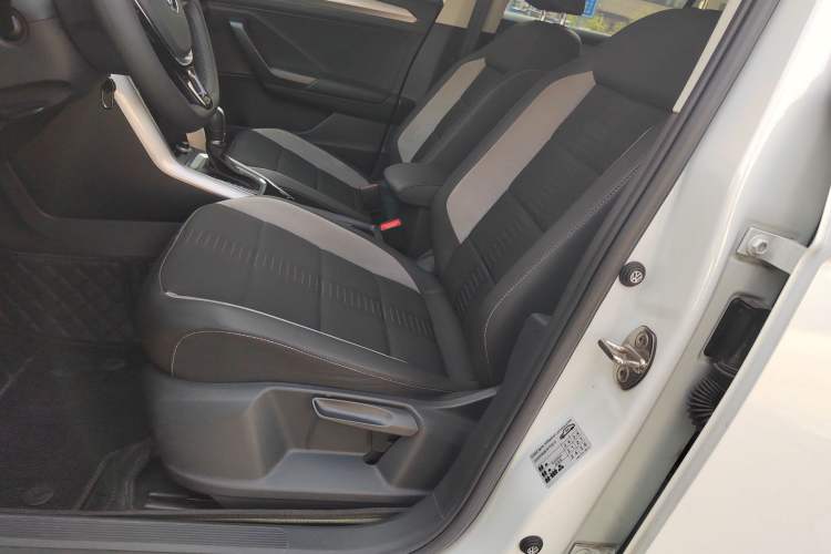 Used Volkswagen T-ROC 2020 230TSI DSG Two-Wheel Drive Advanced Version Left Front Seat