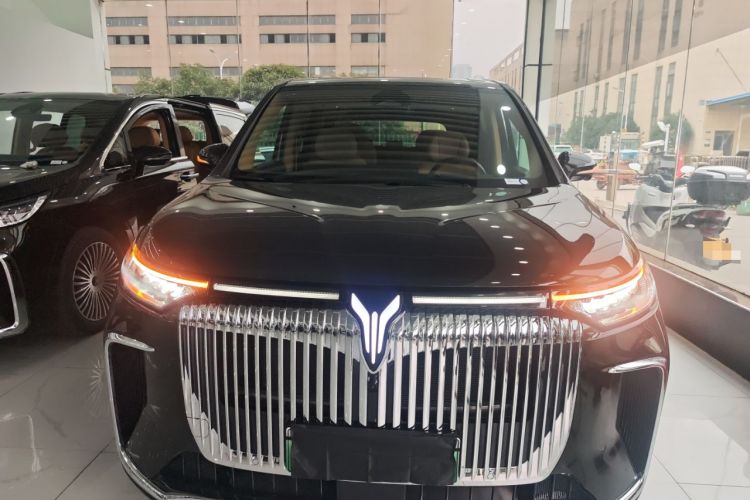 Used VOYAH Dream 2025 PHEV Four-Wheel Drive Prestige Kunpeng Edition
