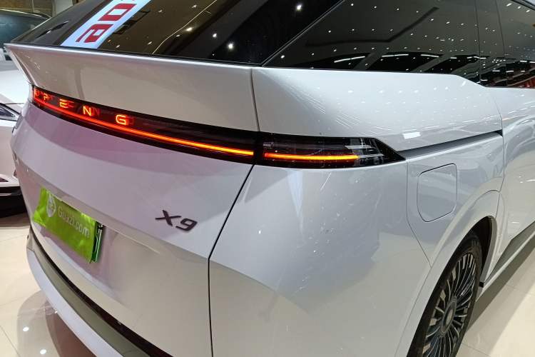 Used XPeng X9 2025 740 Ultra-Long Range Max Exterior 3