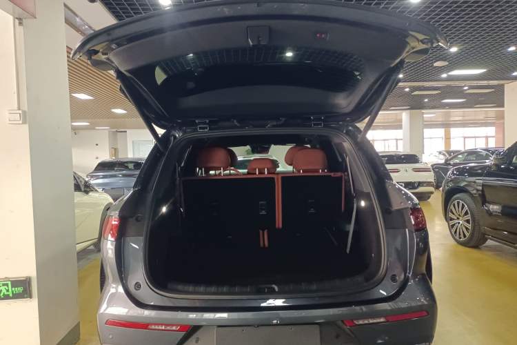 Used BYD Tang L 2025 EV with 670 km Range LiDAR and Premium Features Trunk