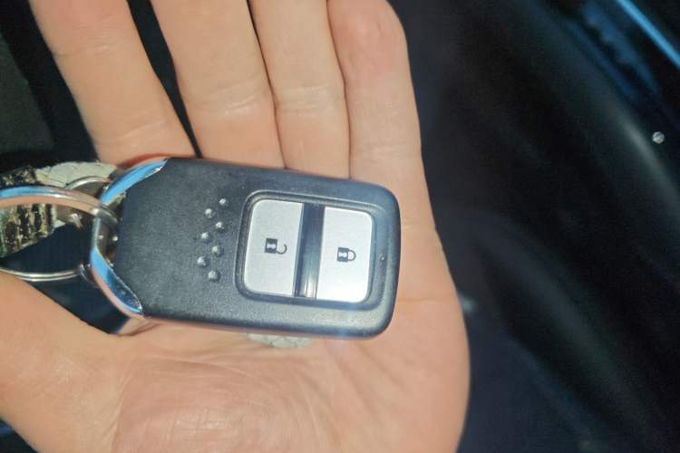 Used Honda Vezel 2017 1.8L CVT Two-Wheel Drive Luxury Model Vehicle Key