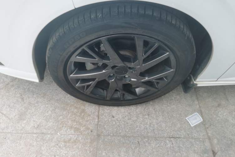 Used Dongfeng Aeolus Yixuan 2020 230T Automatic Xuanyao Track Edition Left Front Wheel Hub