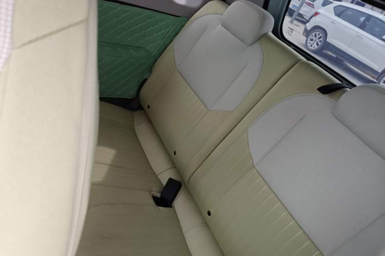 Used Geely Galaxy Panda 2023 Panda Mini 200km Endurance Bear Left Rear Seat