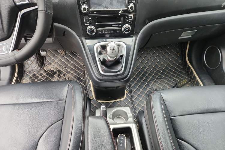 Used Haval H6 2013 Upgraded Model 1.5T Manual Two-Wheel Drive Elite Version