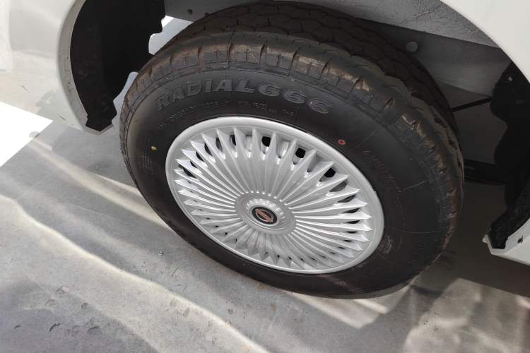 Used SRM New Energy E3L 2024 Standard 6-Seater Bus
