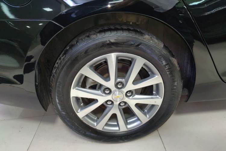 Used Chevrolet Malibu 2017 1.5T Automatic Luxury Edition Right Rear Wheel Hub