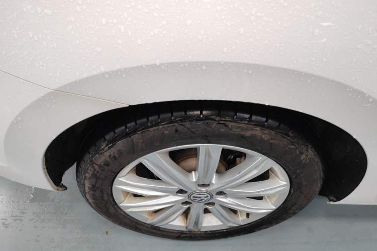 Used Volkswagen Touran 2021 Touran L 280TSI DSG Comfort Edition 7 Seats Right Rear Wheel Hub