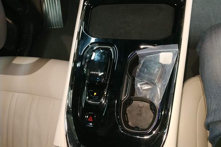 Used Zeekr 009 2022 WE Edition Gear Lever