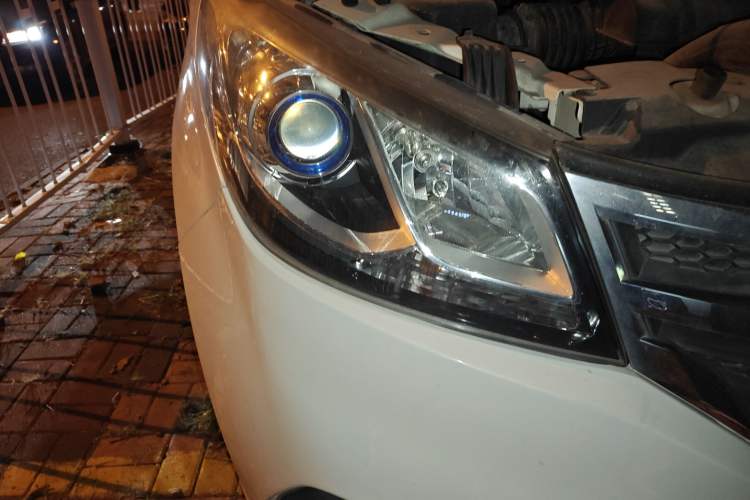 Used SAIC MAXUS G10 2015 2.0T Manual Anniversary Edition
