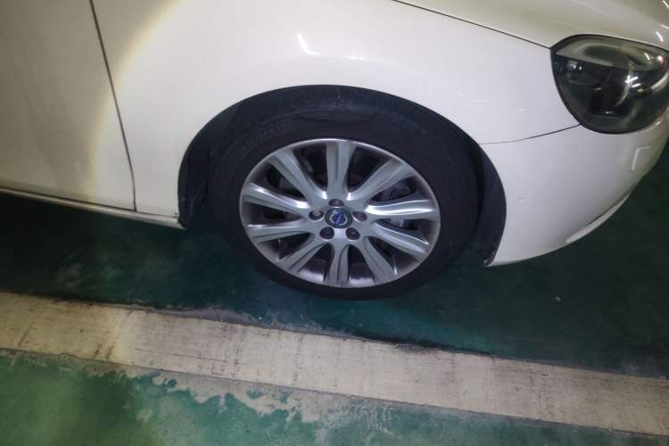 Used Volvo V40 2014 2.0T Zhiya Edition
