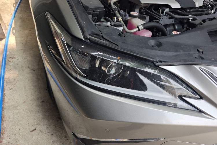 Used Lexus ES 2018 300h Premier Edition China V Standard
