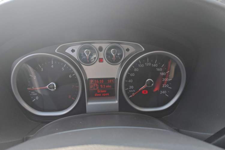 Used Ford Focus 2011 Hatchback 1.8L Automatic Fashion Edition
