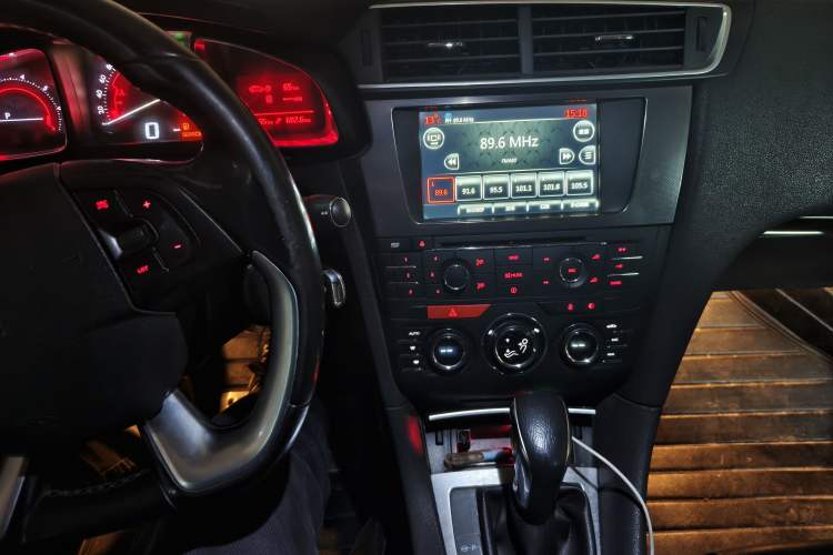 Used DS 5LS 2014 1.6T Elegant Version THP160
