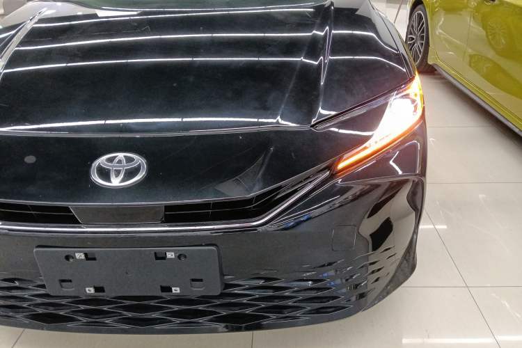 Used Toyota Camry 2024 Dual-Motor 2.0 HE Elite Edition
