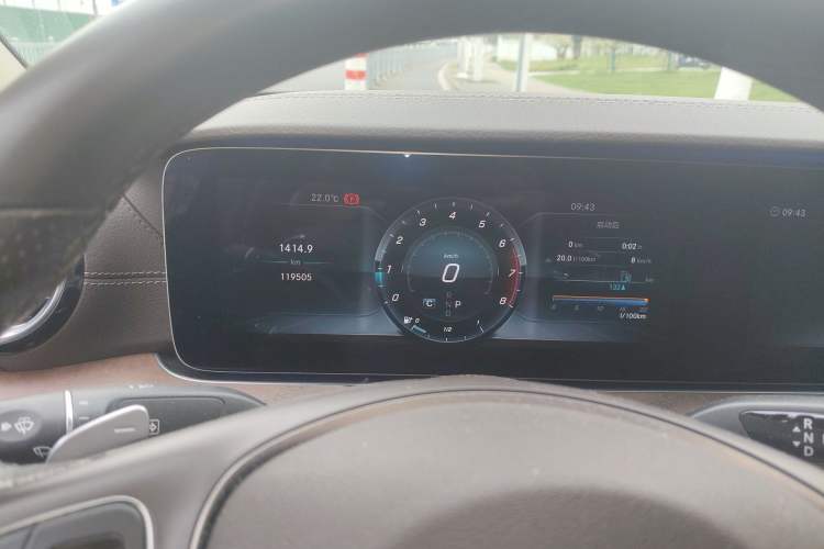 Used Mercedes-Benz E-Class 2018 Facelift E 300 L Luxury Edition