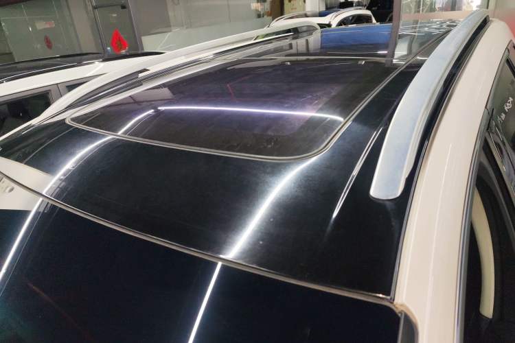 Used Ford Edge 2015 2.0T GTDi Two-Wheel-Drive High-Line Version
