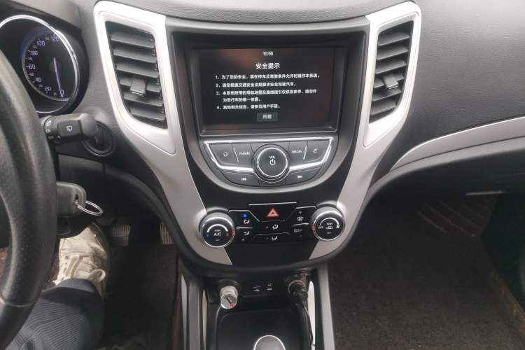 Used Changan CS35 2016 1.6L Automatic Luxury Model China IV Standard
