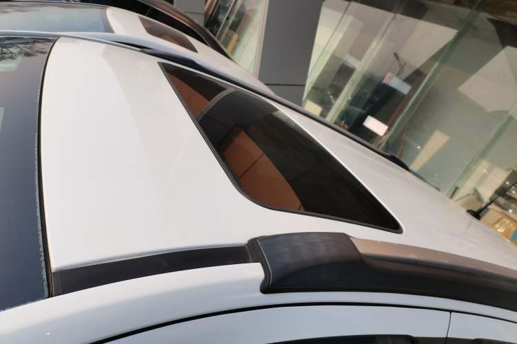 Used Buick Encore 2015 1.4T Automatic Two-Wheel Drive Urban Elite Version
