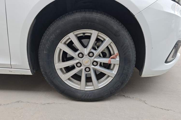 Used Chevrolet Malibu 2018 530T Automatic Fashion Edition Right Front Wheel Hub