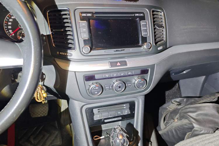 Used Volkswagen Sharan 2013 1.8TSI Standard Model Euro IV
