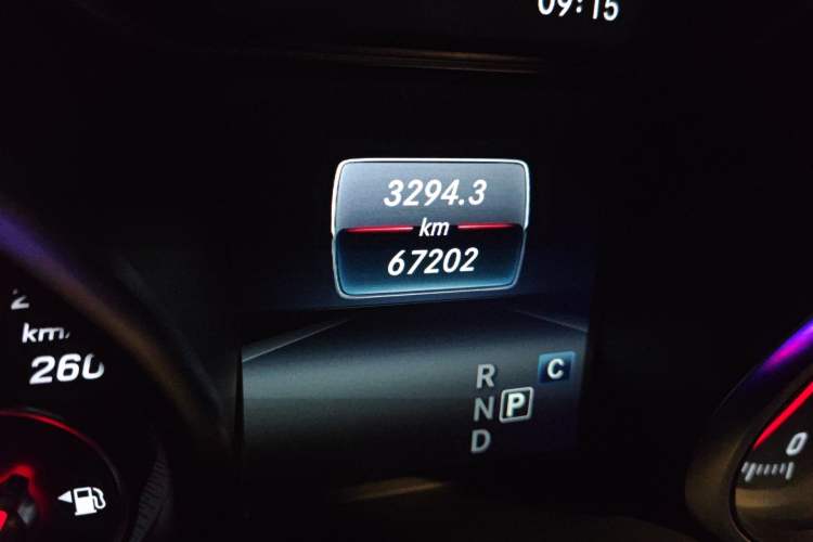 Used Mercedes-Benz GLA 2019 GLA 200 Fashion Model Odometer Close Up