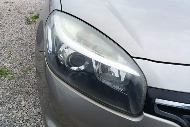 Used Renault Koleos 2014 2.0L Two-Wheel Drive Fashion Edition Right Front Headlight