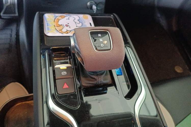 Used Hongqi E-QM5 2022 431 km Charge & Enjoy Edition Gear Lever