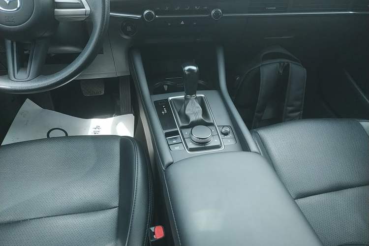 Used Mazda 3 Axela 2020 1.5L Automatic ZhiMei Edition Gear Lever