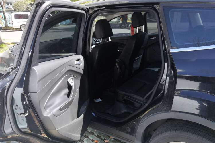 Used Ford Kuga 2013 1.6L GTDi Two-Wheel-Drive Comfort Model Left Rear Seat