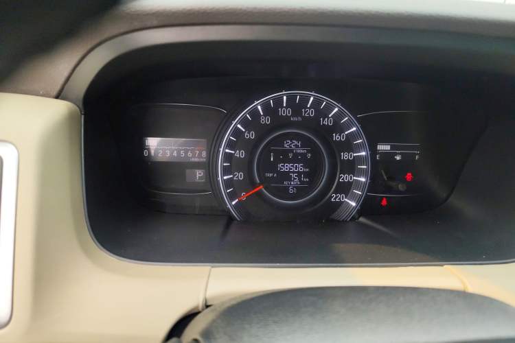 Used Honda Odyssey 2017 2.4L Smart Edition Odometer Close Up