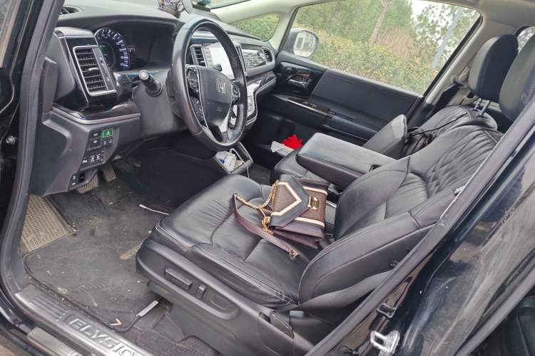 Used Honda Elysion 2019 2.0L Hybrid Supreme Edition
