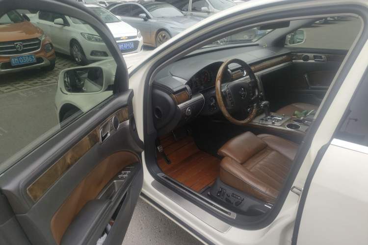 Used Volkswagen Phaeton 2012 3.6L Deluxe Custom Edition
