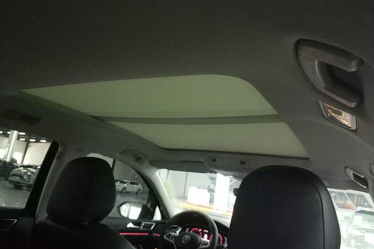 Used Volkswagen Magotan 2026 30 Million Vehicles Selected Model 380TSI DSG Luxury Edition