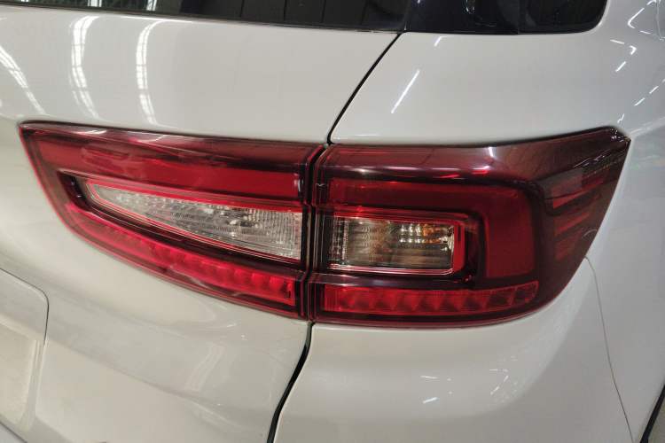 Used CHANGAN CS55 2018 1.5T Automatic Colorful Edition China V Standard
