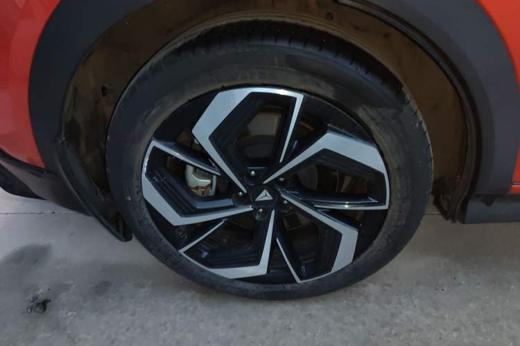 Used Deepal S07 2024 520Max Qiankun Intelligent Driving ADS SE Pure Electric Version Right Rear Wheel Hub