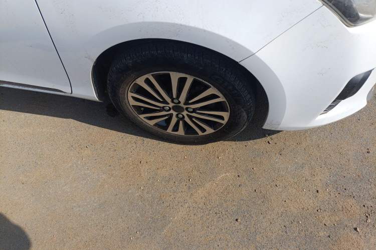 Used Toyota YARiS L Zhi Xuan 2015 1.5E Automatic Charm Edition