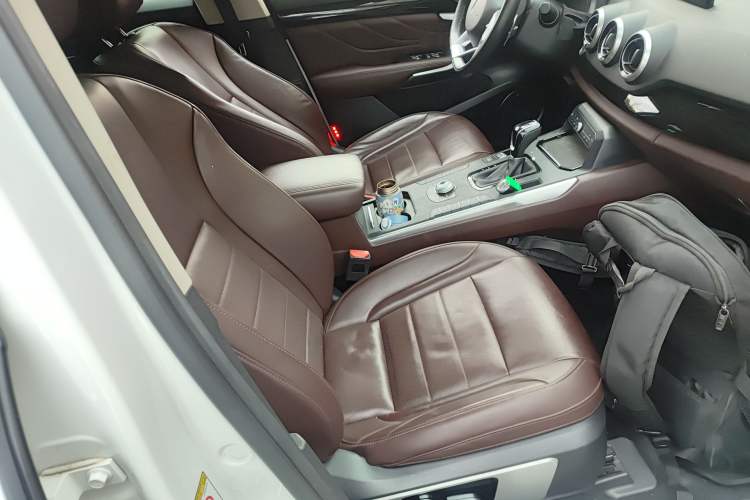 Used Wey VV7 2017 2.0T Ultra-Luxury Version
