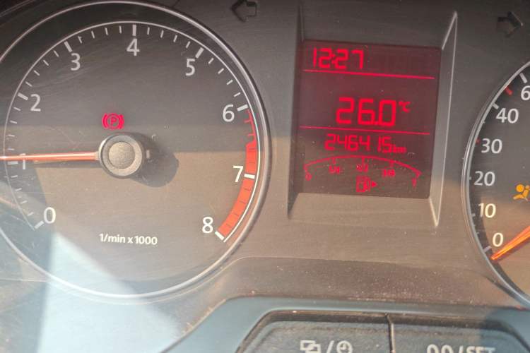 Used Volkswagen Santana 2013 1.6L Manual Fashion Edition Odometer Close Up