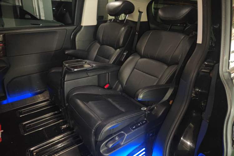 Used Honda Elysion 2016 2.4L Luxury Edition
