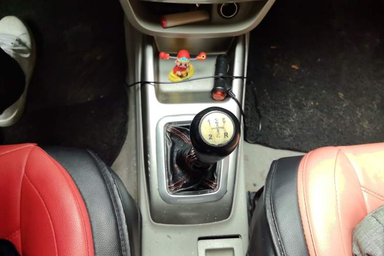 Used CHANGAN Alsvin V3 2012 1.3L Manual Luxury Version China IV Standard