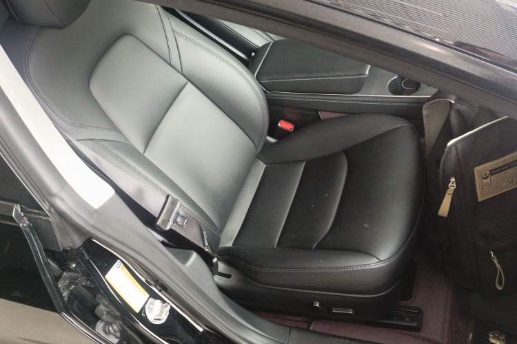 Used Tesla Model 3 2022 Performance High-Performance All-Wheel-Drive Version Right Front Seat