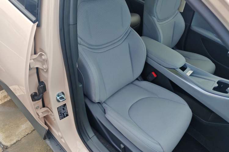 Used XPeng MONA M03 2025 620 Ultra-Long Range Plus Right Front Seat