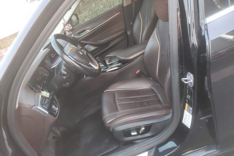 Used BMW 5 Series New Energy 2020 Mileage Upgrade Version 530Le Luxury Package Left Front Seat