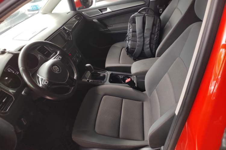 Used Volkswagen Golf Sportsvan 2016 230TSI Automatic Trend Edition Left Front Seat