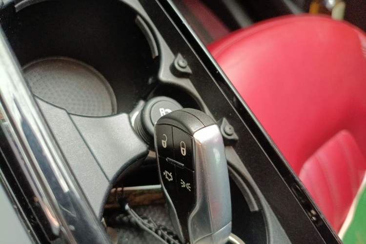 Used Maserati Levante 2018 3.0T Standard Edition Vehicle Key