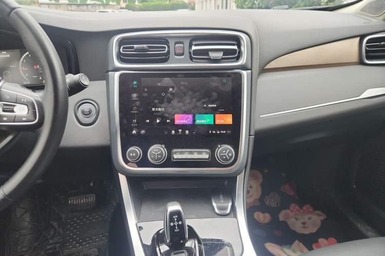 Used Lynk & Co 01 2019 2.0T Two-Wheel-Drive Pro Version China VI Standard
